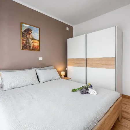 Fuer 3 Personen Ca 30 Qm In Drenje, Istrien Bucht Von Rasa *